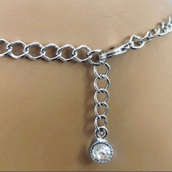 NWT Dainty Pearl and Rhinestones Necklace Set - Picture 10 of 10